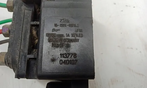 Bloque válvula suspensión aire trasero OEM 15152400D52 image 3