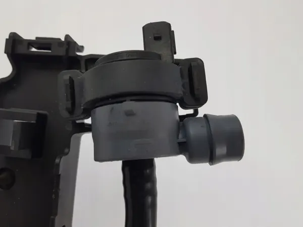 Bränsletrycksensor OEM 7636149 för BMW F80 F90 image 5