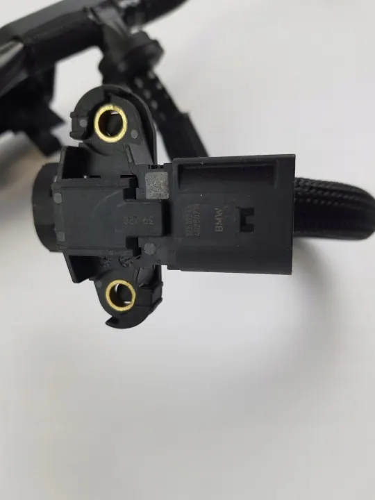Bränsletrycksensor OEM 7636149 för BMW F80 F90 image 6