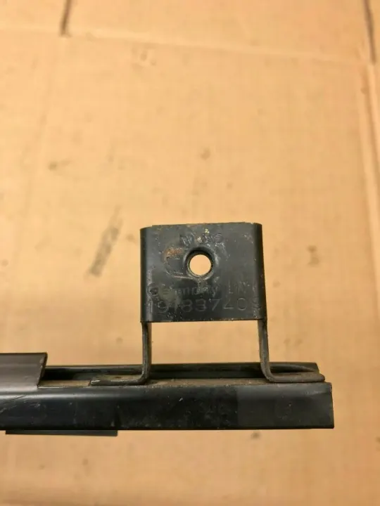 OEM 191837409 Vasen etuoven ikkunalista image 8