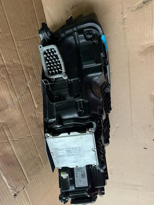 Farol esquerdo completo VW Touareg III 2018-2023 OEM image 8