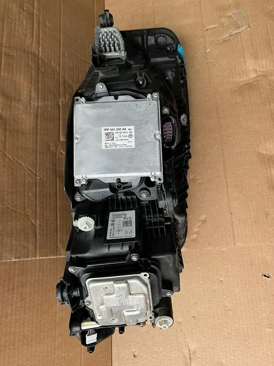 Farol esquerdo completo VW Touareg III 2018-2023 OEM image 9