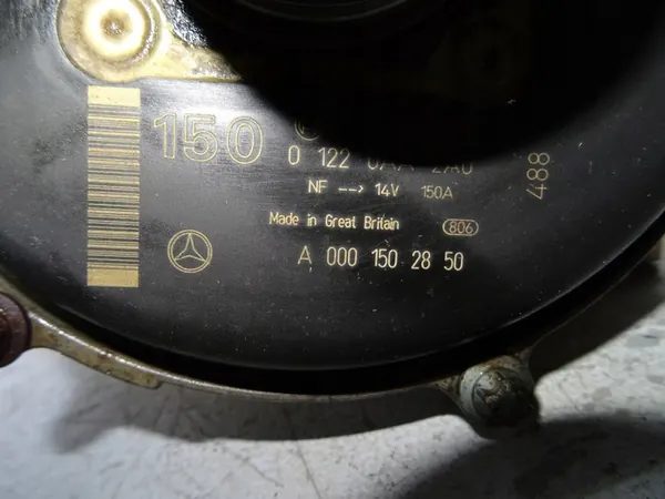 Vaihtovirtageneraattori Mercedes A0001502850 W461 14V 150A image 2