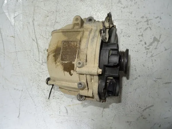 Vaihtovirtageneraattori Mercedes A0001502850 W461 14V 150A image 3