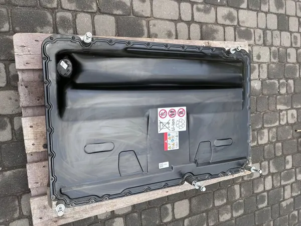 Bateria híbrida Audi A3 8Y OEM 5WA915588E - Usada image 3