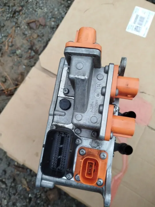 VW Golf VII Latausmoduuli OEM 5QE915682K image 3