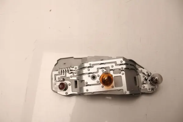 OEM WKŁAD LAMPY GNIAZDO ŻARÓWEK PRAWY TYŁ TOYOTA COROLLA VERSO II image 3
