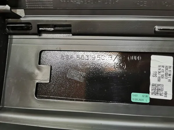 Audi Q4 e-tron Sportback Framre Höger Dörrlist OEM 89A853960C image 10