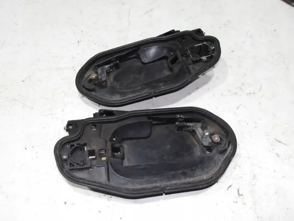 Base de poignée de porte avant gauche/droite BMW OEM PEC7810 image 2
