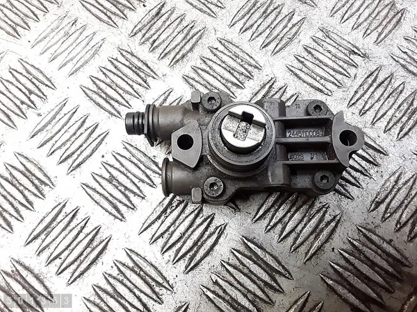 Brandstofpomp Mercedes A W168 1998 1700cdi a6110900250 image 2