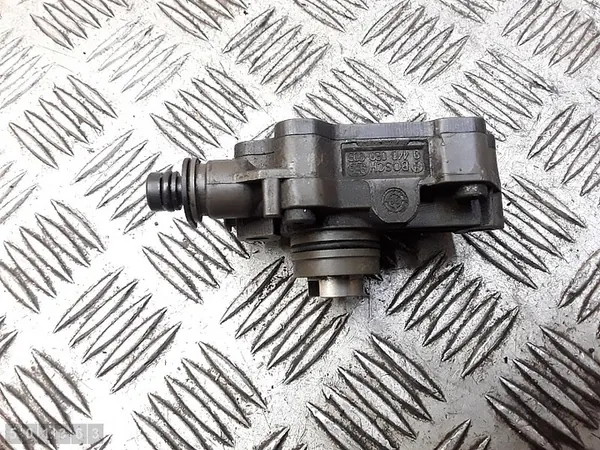 Brandstofpomp Mercedes A W168 1998 1700cdi a6110900250 image 3