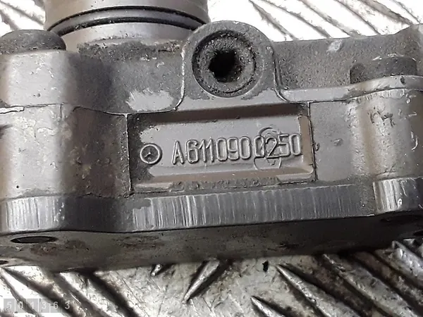 Brandstofpomp Mercedes A W168 1998 1700cdi a6110900250 image 5