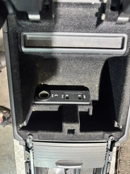 Accoudoir tunnel central OEM pour Range Rover Evoque image 7