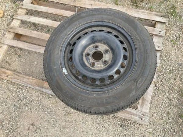 VW OEM 7LA601027 Etu oikea iskunvaimennin kiinnike image 2