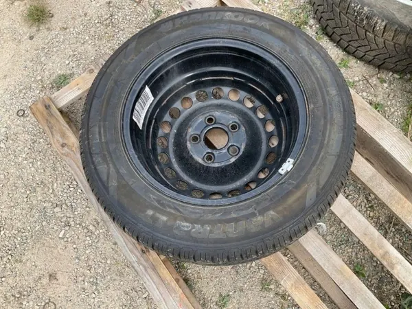 VW OEM 7LA601027 Etu oikea iskunvaimennin kiinnike image 3