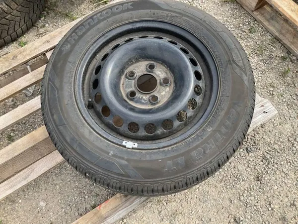 VW OEM 7LA601027 Etu oikea iskunvaimennin kiinnike image 5