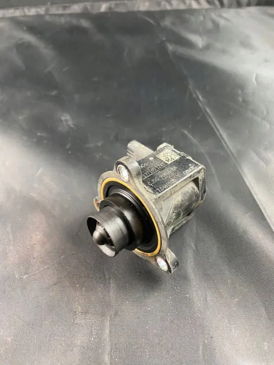 Tuyau de Valve Ford OEM CJ5G9U465 - État Utilisé image 2