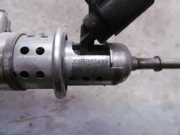 AdBlue-injector OEM 98011833080 voor Citroen Jumpy image 2