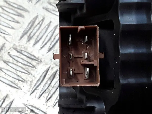 Lämmittimen puhallin Audi A4 2004 8e1820021e image 5