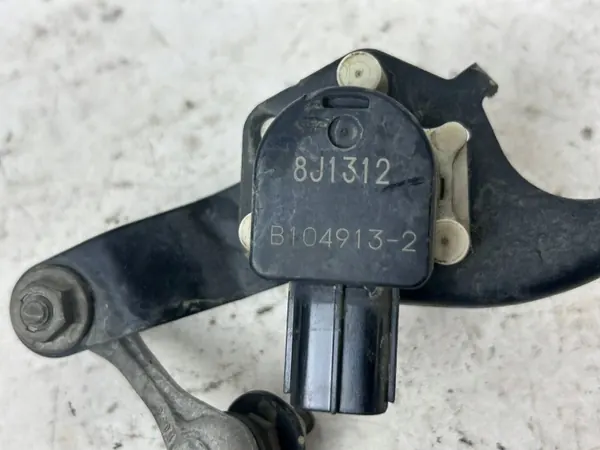 Sensor suspensión neumática trasera Toyota Mirai OEM B1049132 image 9