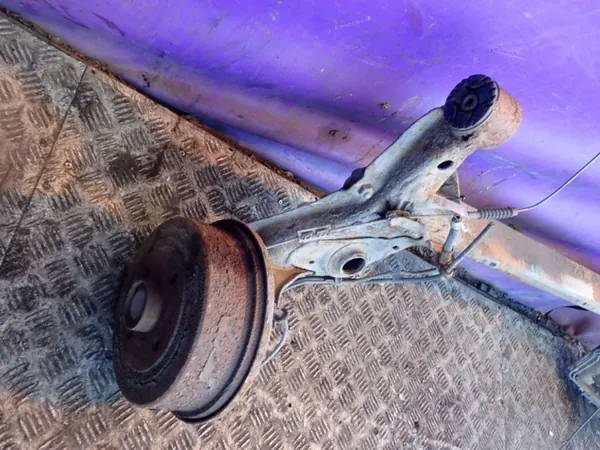 Viga do eixo traseiro Opel Corsa C OEM Zawada-385546- image 4