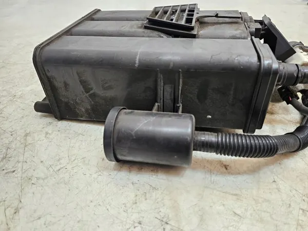 Mercedes S550 W222 Hiilifiltteri OEM A2224701400 image 3