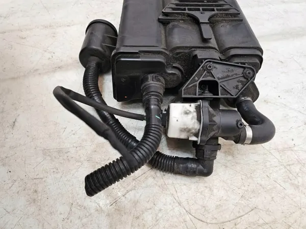 Mercedes S550 W222 Hiilifiltteri OEM A2224701400 image 4