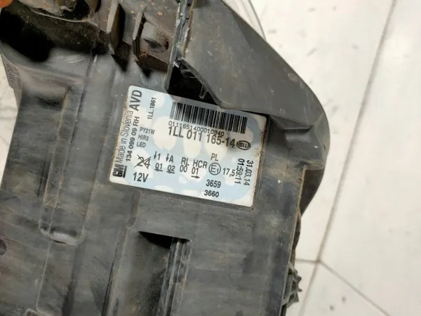 Phare avant droit OEM 13409909 pour Opel Insignia A image 8