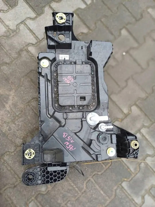 Support de réservoir AdBlue Citroen C5 Aircross B78E63SDP24 image 1