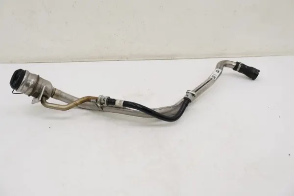 Alfa Romeo Giulia Kraftstoffeinfüllstutzen OEM 00505511570 image 2