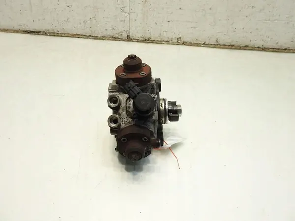 VOLVO V70 C70 V50 Kraftstoffpumpe 0445010618 image 4