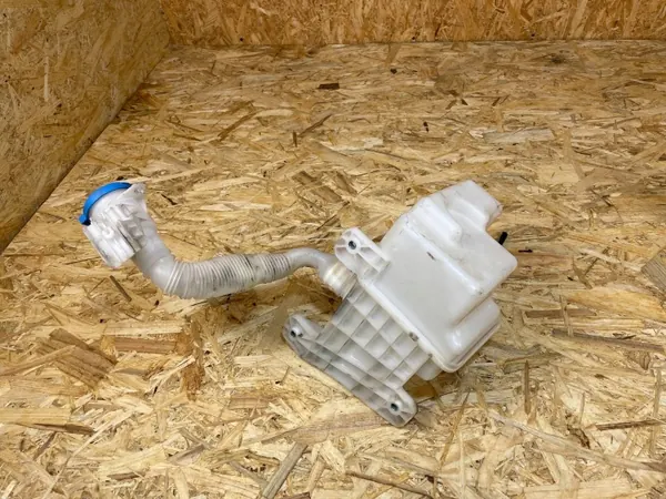 Washer Fluid Tank Pump VW Passat B8 3Q0955448C image 5