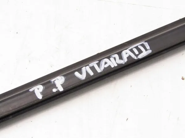 OEM LISTWA ZGARNIAJĄCA VITARA III Höger Framdörr image 3