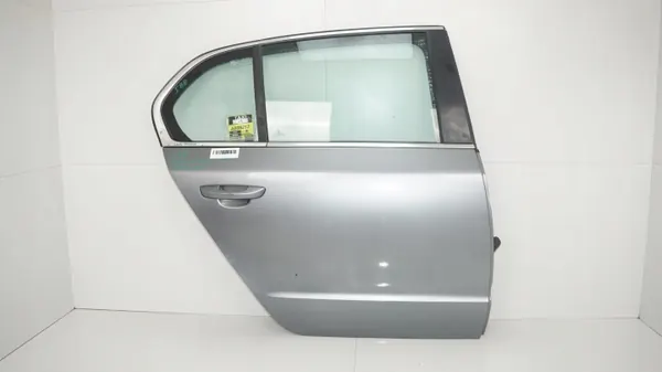 Puerta trasera derecha OEM 360181885 Skoda Superb II 08-13 image 2