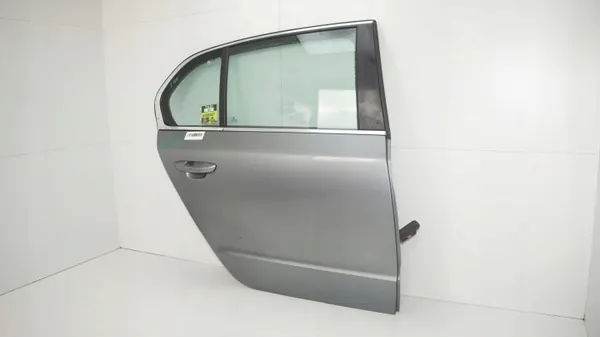 Puerta trasera derecha OEM 360181885 Skoda Superb II 08-13 image 3