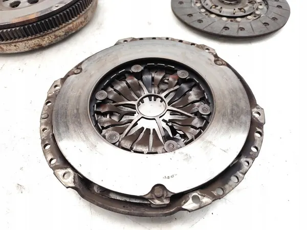 Conjunto de embreagem Skoda Octavia 2.0 TDI RS Diesel 2016 OEM image 5