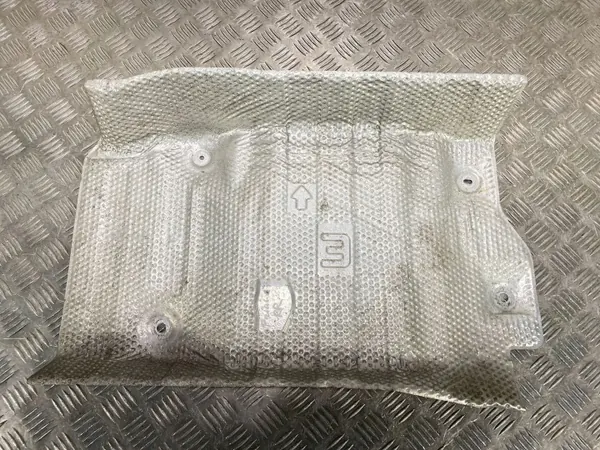 FBZ21776 Pakoputken lämpösuoja Toyota Prius 2017 image 3