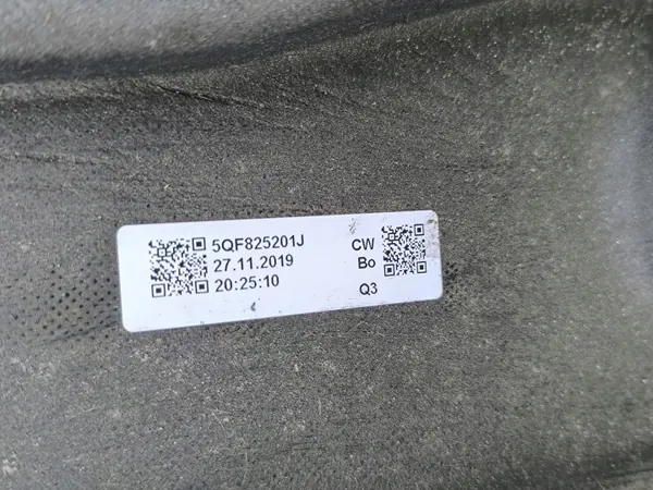 Escudo inferior esquerdo Audi Q3 83A OEM 5QF825201J image 3