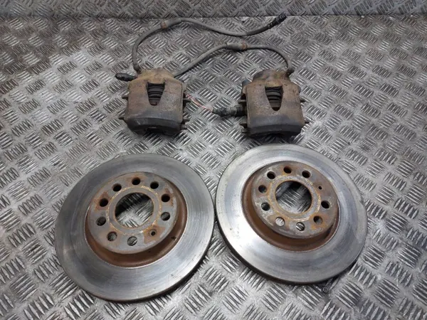 Bromsskivor + Belägg + Bromsok Fram OEM VW Golf VI image 2