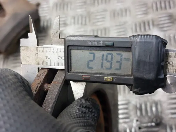 Bromsskivor + Belägg + Bromsok Fram OEM VW Golf VI image 5