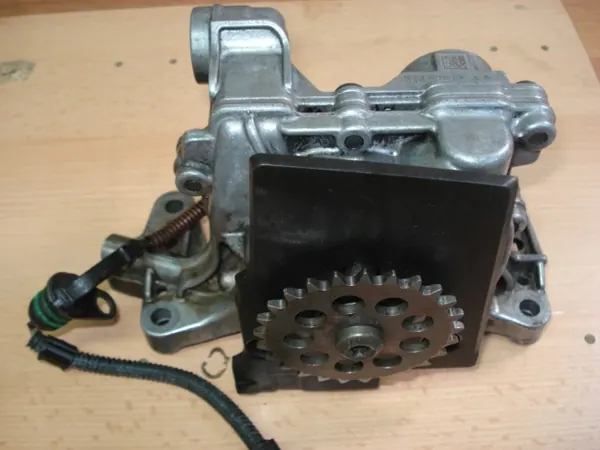Pompe à huile Volvo OEM 31452517 pour S60 V40 XC60 XC90 image 4
