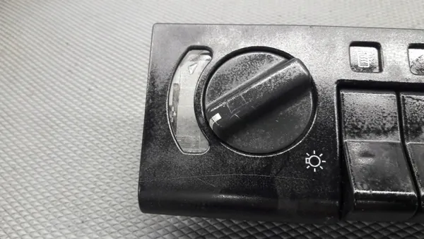 Commutateur lumière Volvo d'occasion OEM 447853 image 3