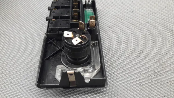Commutateur lumière Volvo d'occasion OEM 447853 image 7