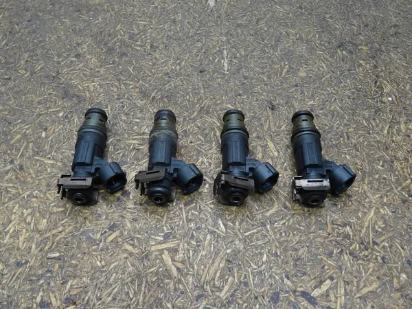 Iniettore carburante GOLF IV BORA LEON I 2.3 V5 AQN 022906031F image 2