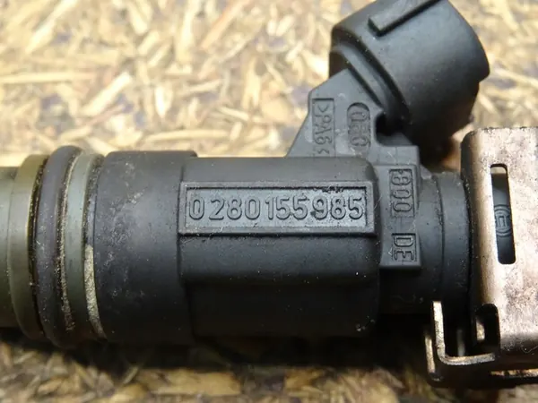 Iniettore carburante GOLF IV BORA LEON I 2.3 V5 AQN 022906031F image 4