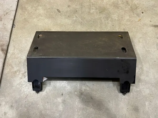 OEM polttoainesäiliön alusuoja Mercedes G W463 image 2
