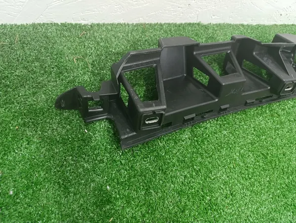 MERCEDES GLE 166 Mittfäste Bakre Stötfångare OEM image 2