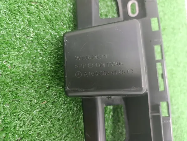 MERCEDES GLE 166 Mittfäste Bakre Stötfångare OEM image 5