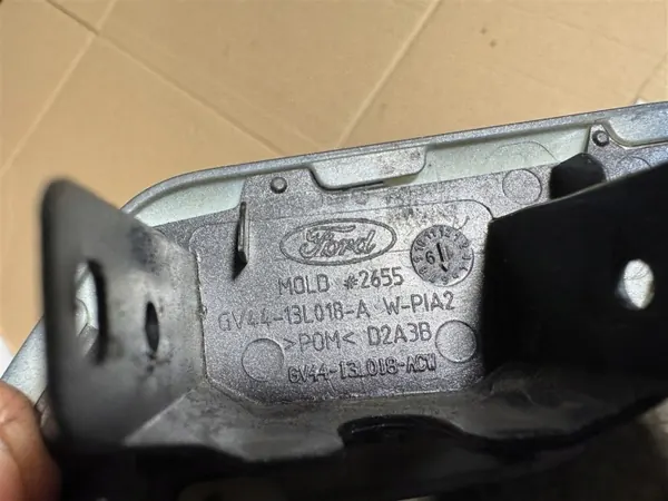 Strålkastartvättklaff OEM GV44-13L018-A fram höger image 5