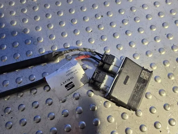 OEM 5FF962253 Cupra Formentor bagageluckssensor image 3